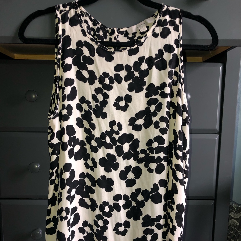 LOFT floral sleeveless blouse